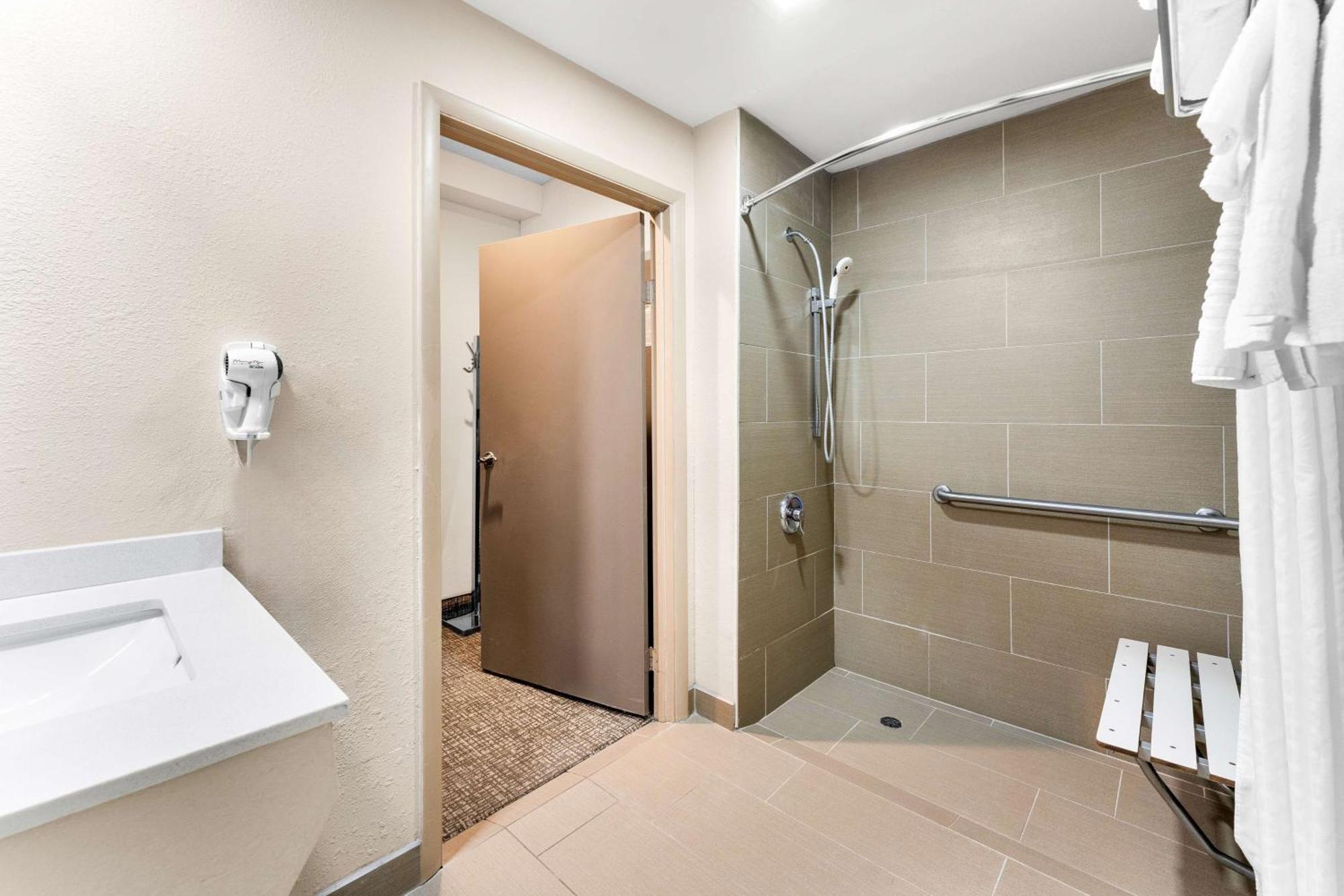Surestay Plus By Best Western Reading North Exteriér fotografie